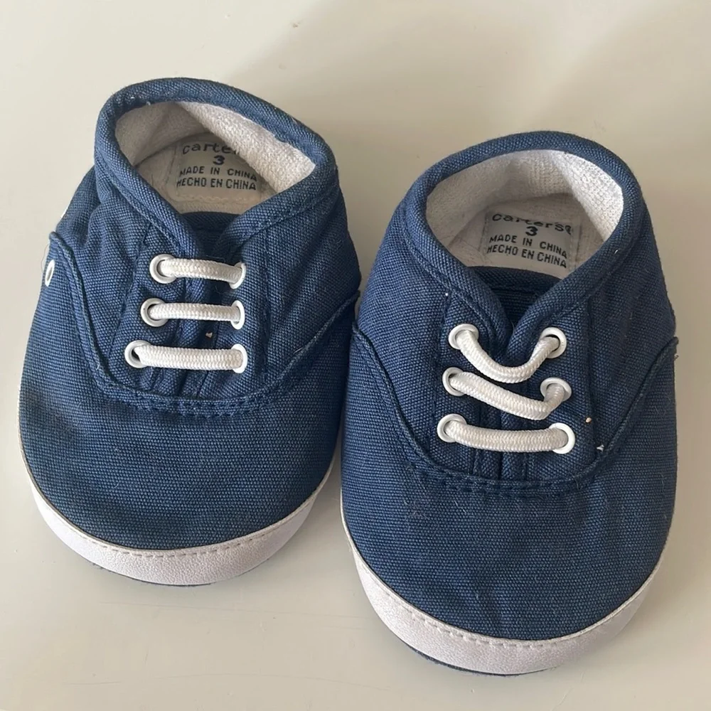 Carter’s Baby Canvas Sneakers Sz 3 EUC